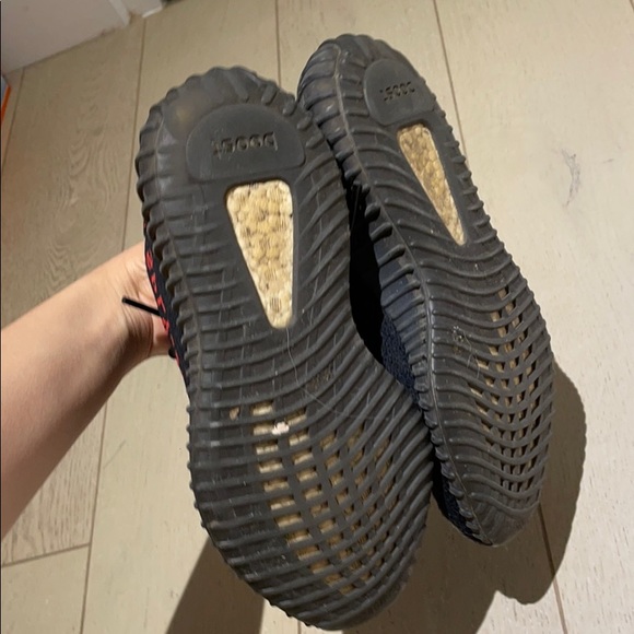 adidas Yeezy Boost 350 V2 Black Red - Picture 4 of 8